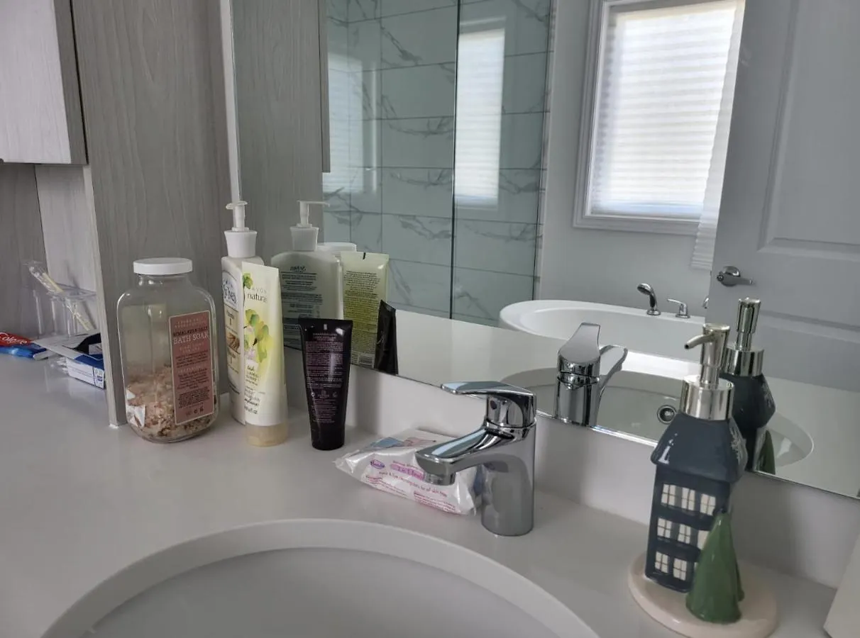 Guest house 5 Star Home Ottawa